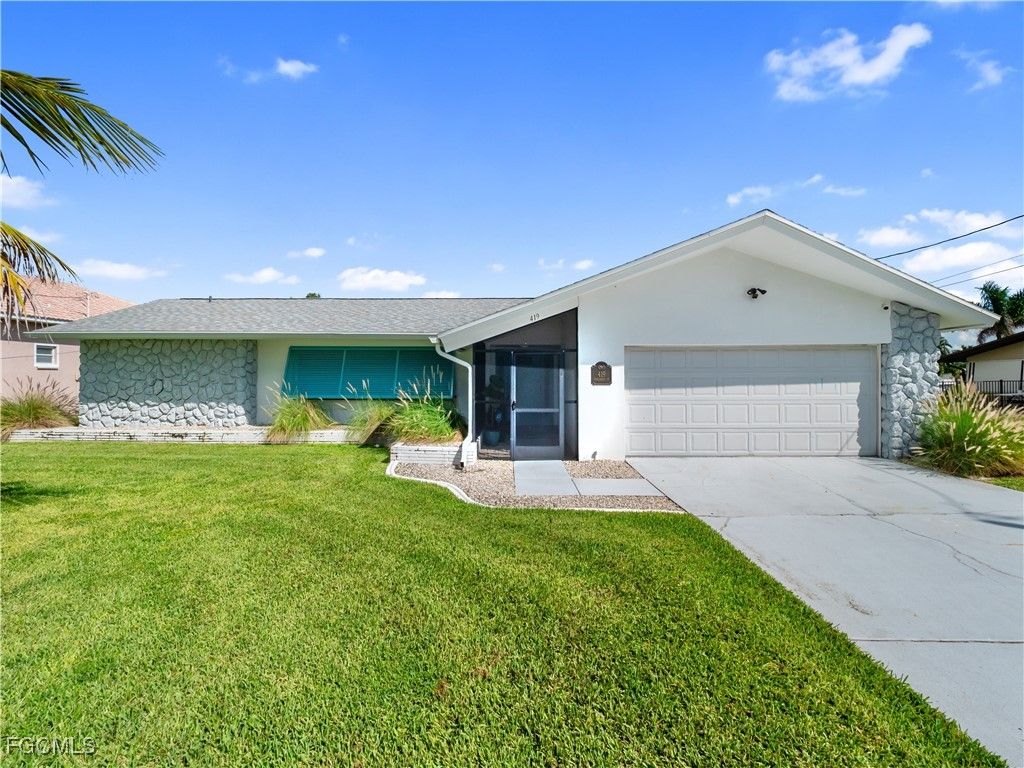 419 Pinecrest CT, Cape Coral, FL 33904
