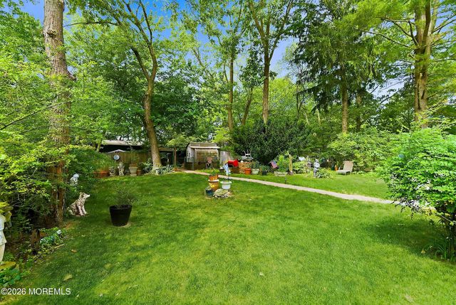 54 Redwood Place, Jackson, NJ 08527