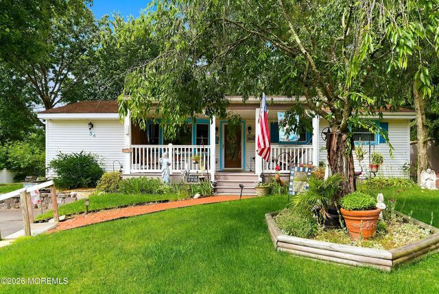 54 Redwood Place, Jackson, NJ 08527