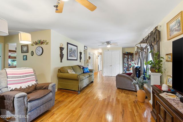 54 Redwood Place, Jackson, NJ 08527