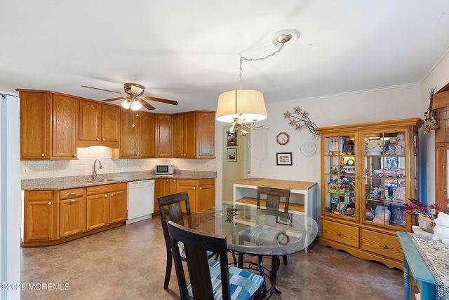 54 Redwood Place, Jackson, NJ 08527