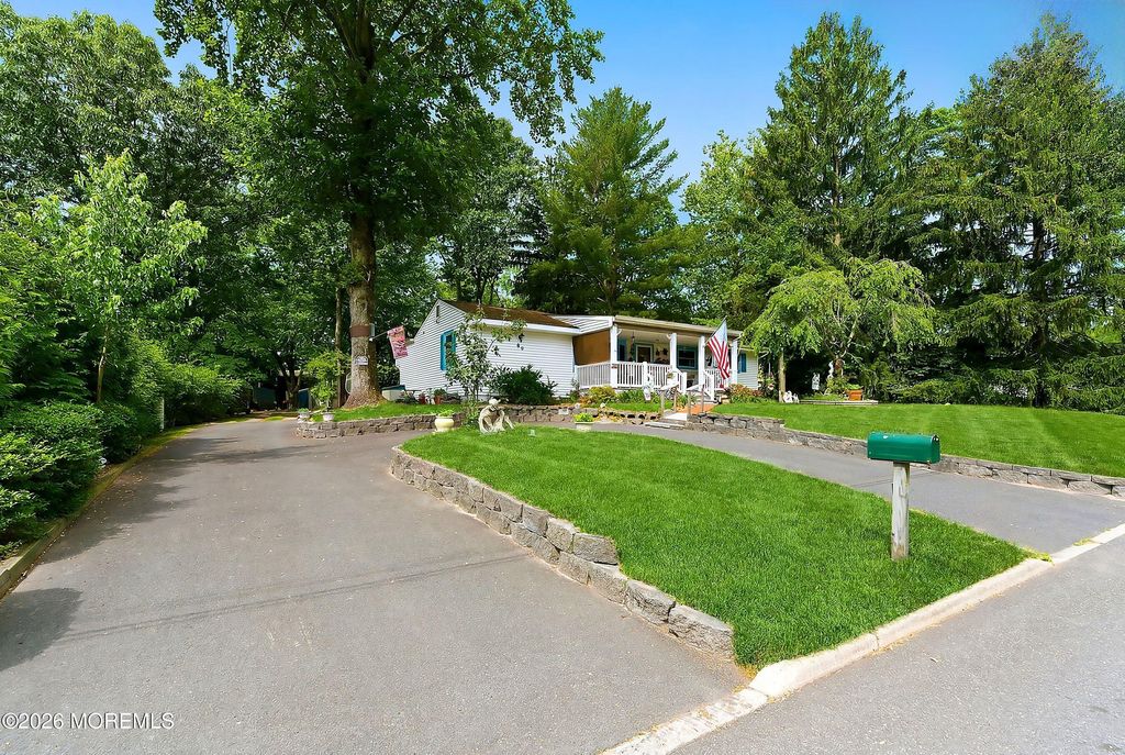 54 Redwood Place, Jackson, NJ 08527