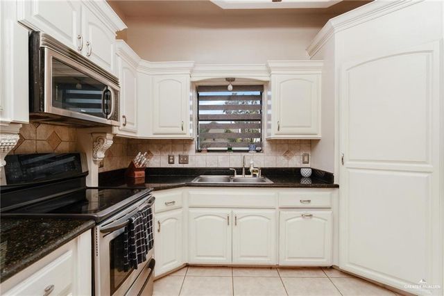 3914 Tierra Escondida Drive, Weslaco, TX 78596