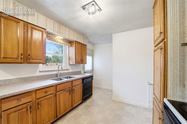 1406 Iowa Avenue, Colorado Springs, CO 80909