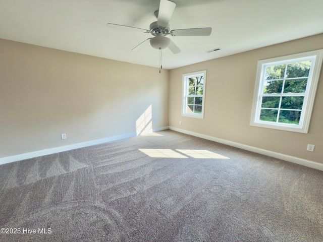 4371 W West Pine Street B, Farmville, NC 27828