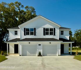 4371 W West Pine Street B, Farmville, NC 27828