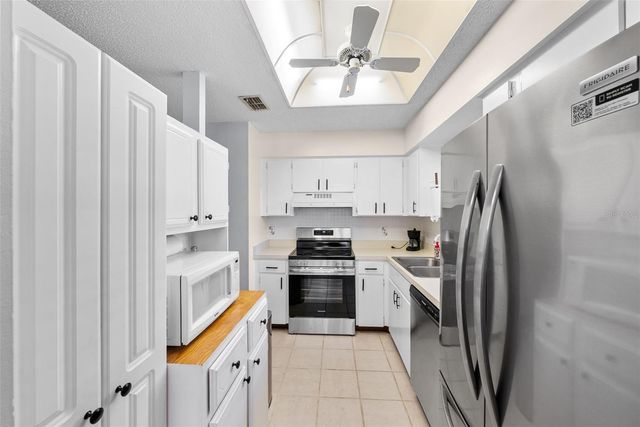 2367 MABEN CIRCLE P9, Palm Harbor, FL 34683