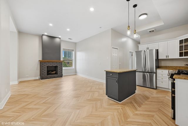 551 W Belden Avenue 4RW, Chicago, IL 60614