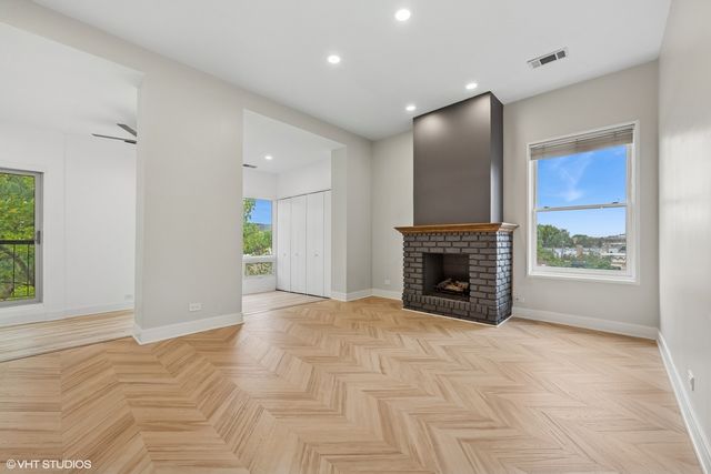 551 W Belden Avenue 4RW, Chicago, IL 60614