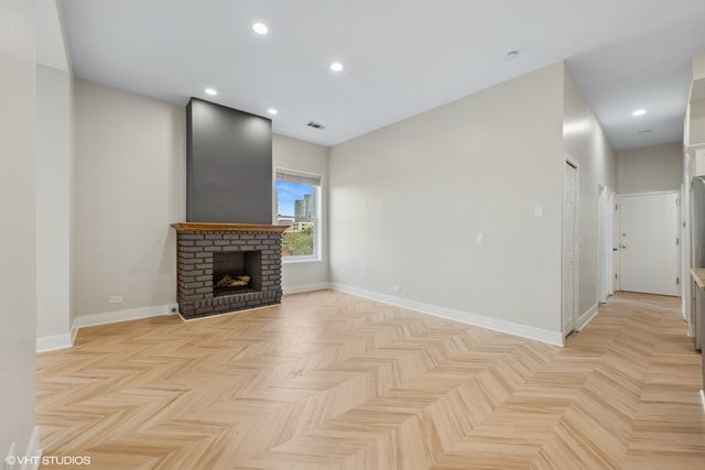 551 W Belden Avenue 4RW, Chicago, IL 60614