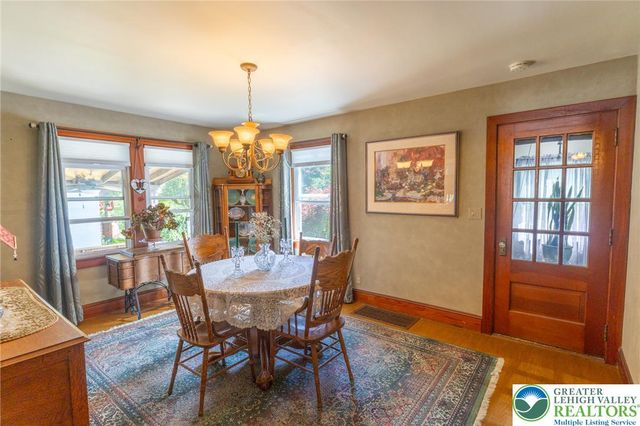 1490 South Delaware Drive, Easton, PA 18042