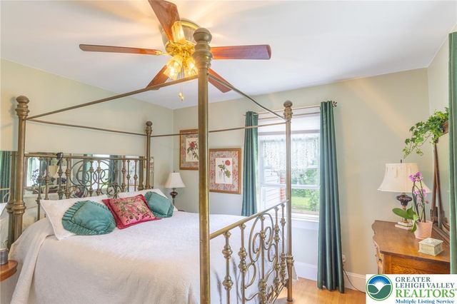 1490 South Delaware Drive, Easton, PA 18042