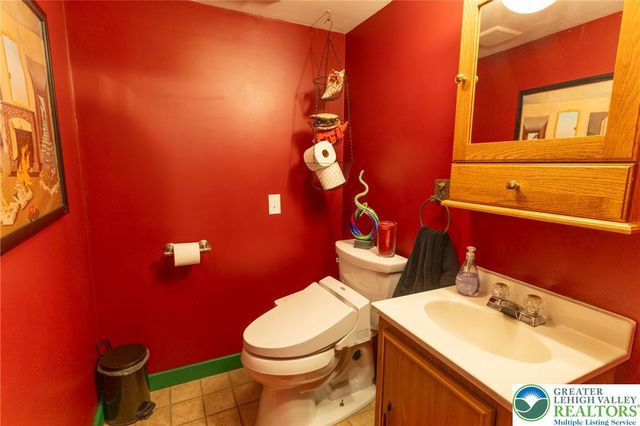1490 South Delaware Drive, Easton, PA 18042