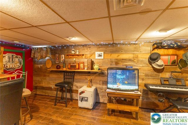 1490 South Delaware Drive, Easton, PA 18042