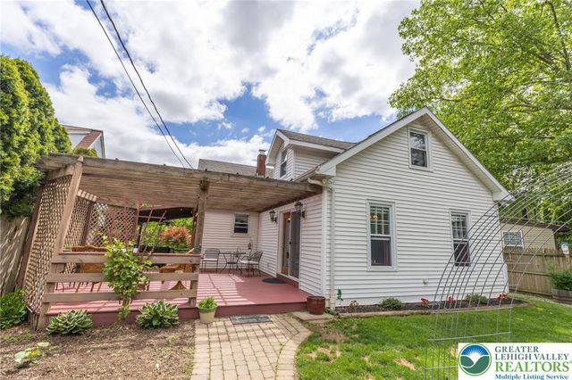 1490 South Delaware Drive, Easton, PA 18042