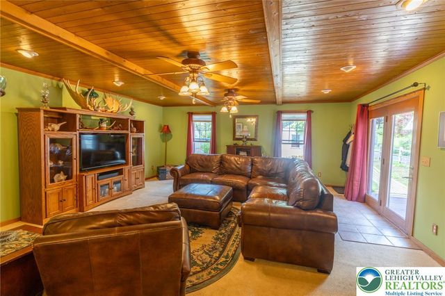 1490 South Delaware Drive, Easton, PA 18042