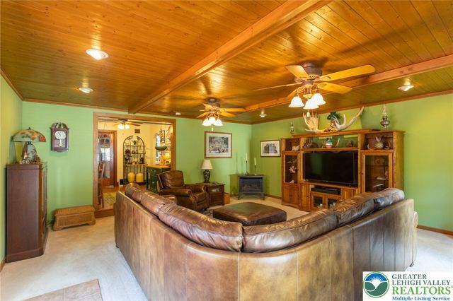 1490 South Delaware Drive, Easton, PA 18042