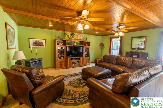 1490 South Delaware Drive, Easton, PA 18042