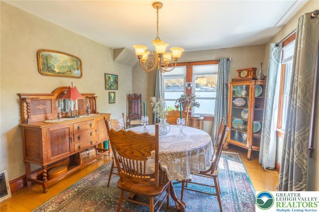 1490 South Delaware Drive, Easton, PA 18042