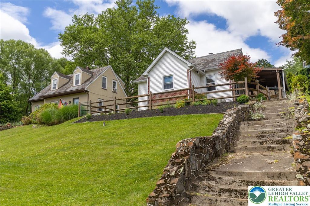 1490 South Delaware Drive, Easton, PA 18042