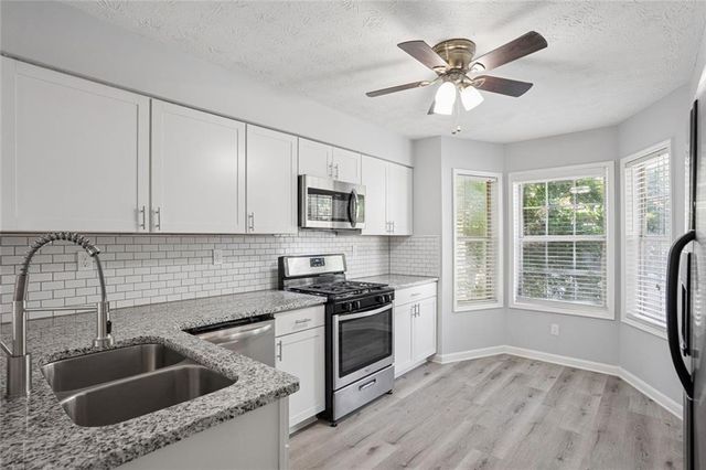 6430 Oakleaf Way, Morrow, GA 30260