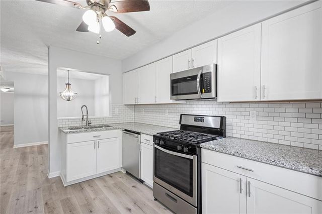 6430 Oakleaf Way, Morrow, GA 30260