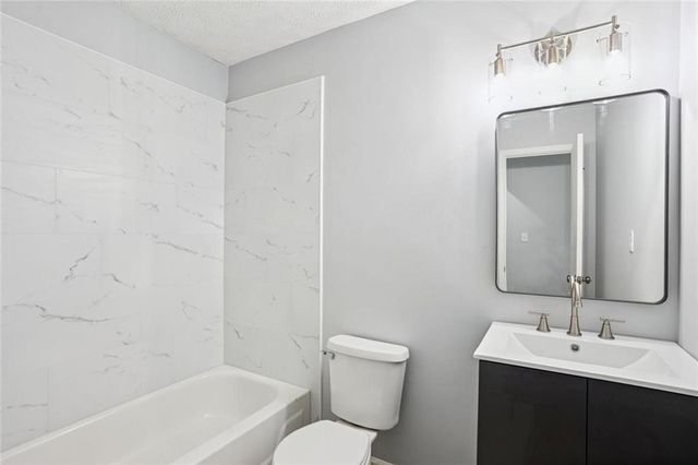 6430 Oakleaf Way, Morrow, GA 30260