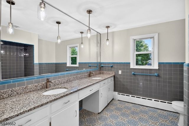 22 Franklin Blvd, Franklin Twp., NJ 08873