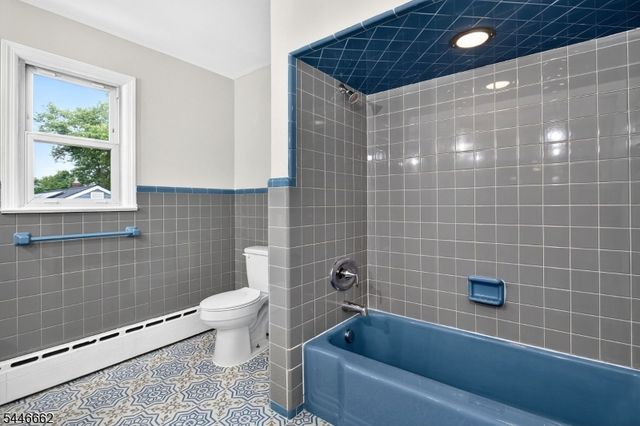 22 Franklin Blvd, Franklin Twp., NJ 08873
