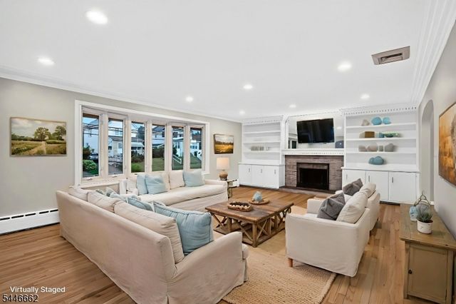 22 Franklin Blvd, Franklin Twp., NJ 08873