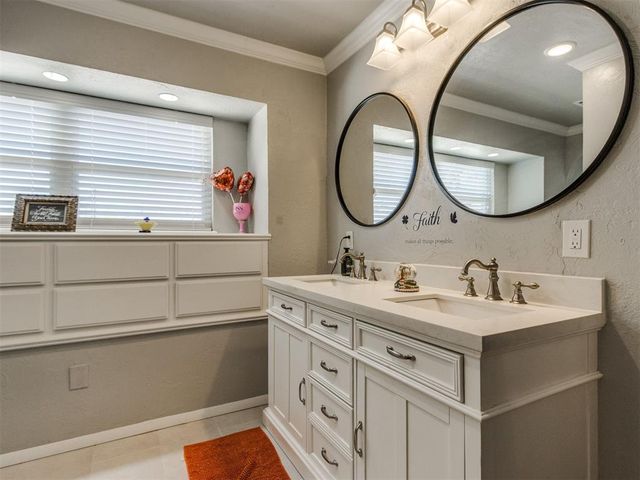 2909 N Viewpoint Drive, Midwest City, OK 73110