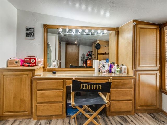 2909 N Viewpoint Drive, Midwest City, OK 73110