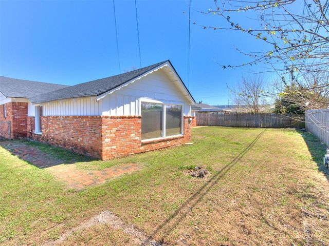 2909 N Viewpoint Drive, Midwest City, OK 73110