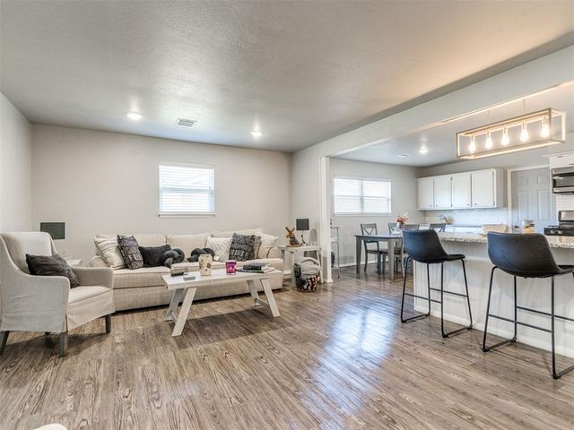 2909 N Viewpoint Drive, Midwest City, OK 73110