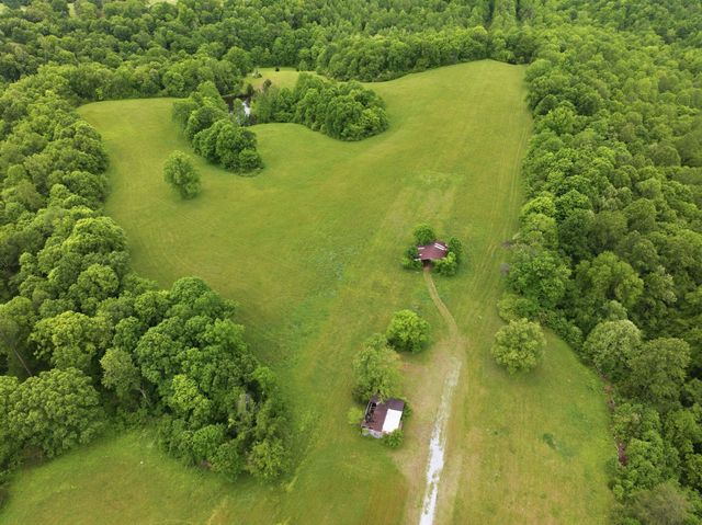 150 Mutt Rd, White Bluff, TN 37187