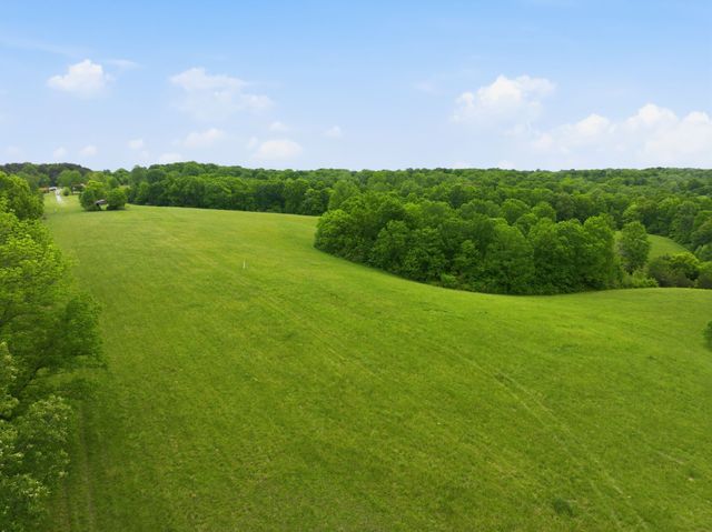 150 Mutt Rd, White Bluff, TN 37187