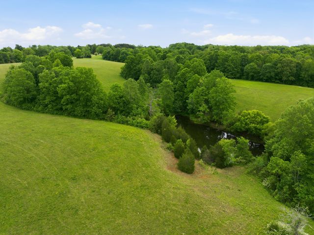 150 Mutt Rd, White Bluff, TN 37187