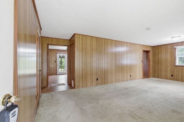 150 Mutt Rd, White Bluff, TN 37187