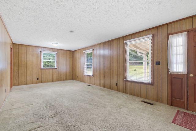 150 Mutt Rd, White Bluff, TN 37187