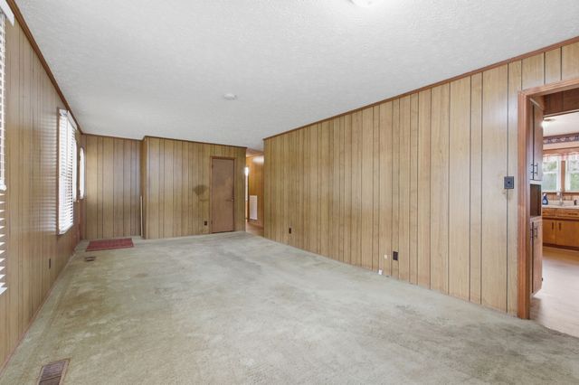 150 Mutt Rd, White Bluff, TN 37187