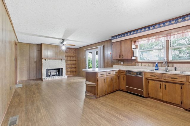 150 Mutt Rd, White Bluff, TN 37187