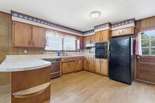 150 Mutt Rd, White Bluff, TN 37187