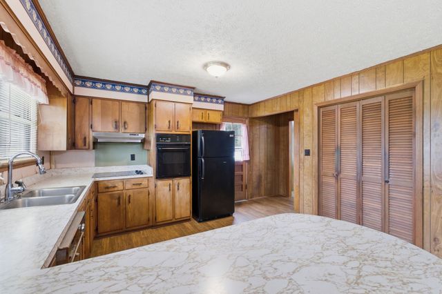 150 Mutt Rd, White Bluff, TN 37187