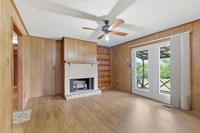 150 Mutt Rd, White Bluff, TN 37187