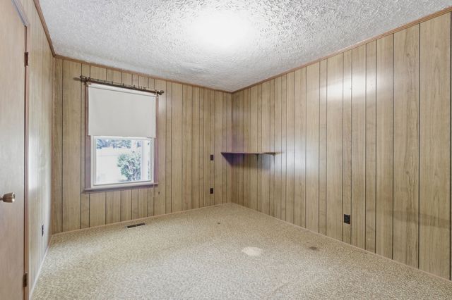 150 Mutt Rd, White Bluff, TN 37187