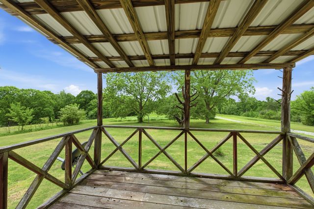 150 Mutt Rd, White Bluff, TN 37187