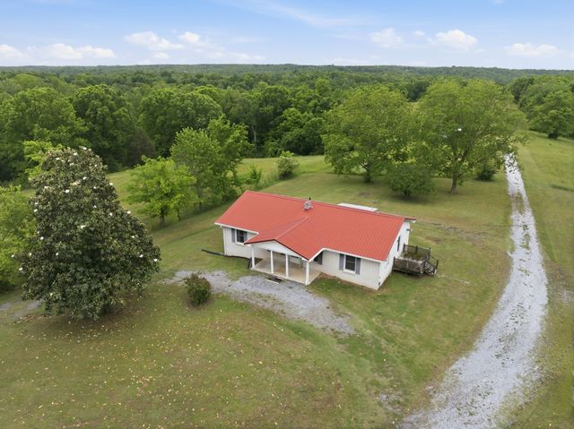 150 Mutt Rd, White Bluff, TN 37187