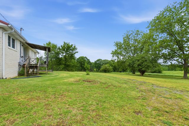 150 Mutt Rd, White Bluff, TN 37187