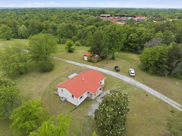 150 Mutt Rd, White Bluff, TN 37187