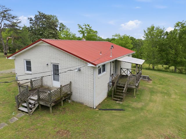 150 Mutt Rd, White Bluff, TN 37187